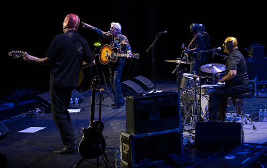 Milwaukee Nick Lowe & Los Straitjackets